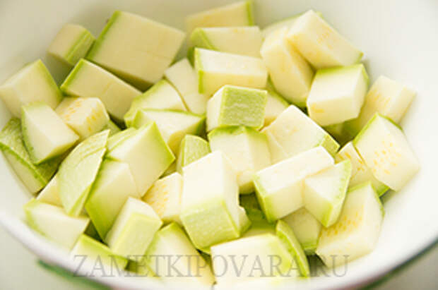 Пшенная каша с жаренным луком и кабачками