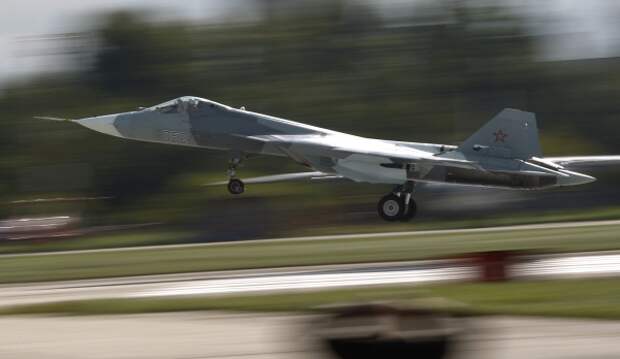 Российский истребитель "Сухой ПАК ФА" заставил нервничать американских военных Российский истребитель "Сухой ПАК ФА" заставил нервничать американских военных