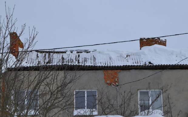В Сапожке крыша не выдержала тяжести снега