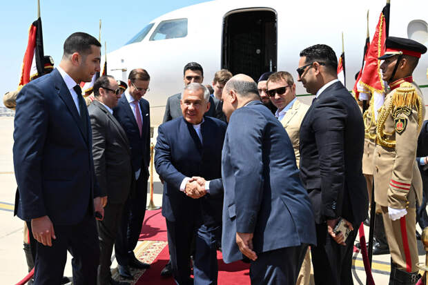 Минниханов в Каире посетил могилу татарского богослова Бигиева – ее искали десятилетиями