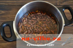 Салат с фасолью и куриным филе