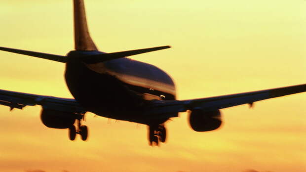 Самолёт готовится совершить вынужденную посадку в аэропорту столицы НАО