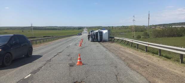 Устроивший ДТП в Малопургинском районе водитель грузовика скрылся с места происшествия