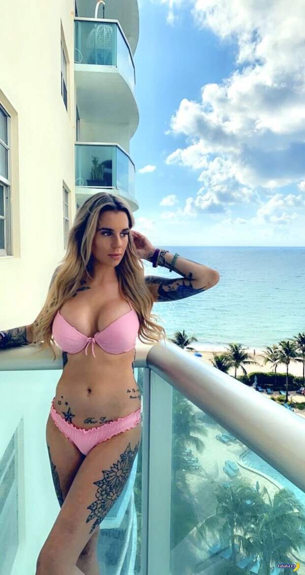 Красотки в бикини – 49