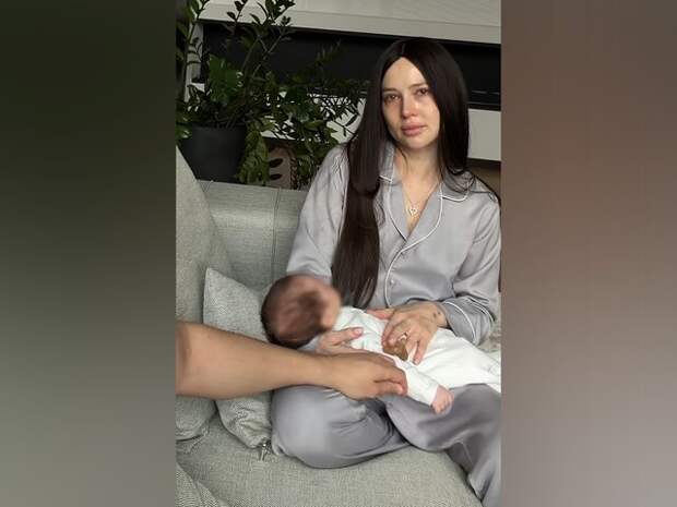 Блогер Лерчек появилась в парике на видео с сыном