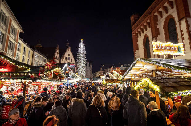 Рождественский базар во Франкфурте, Германия