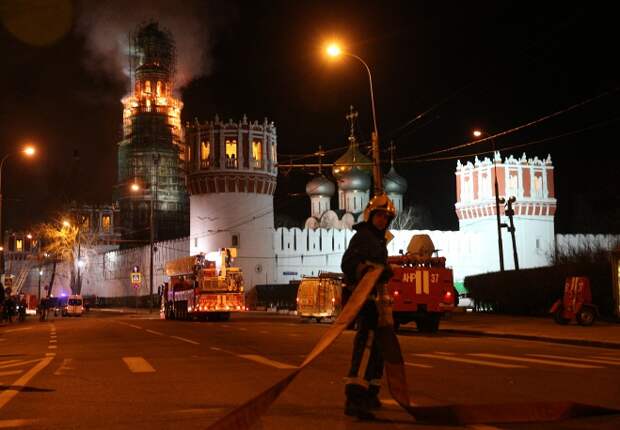 Пожар на колокольне Новодевичьего монастыря произошел в ночь на 16 марта