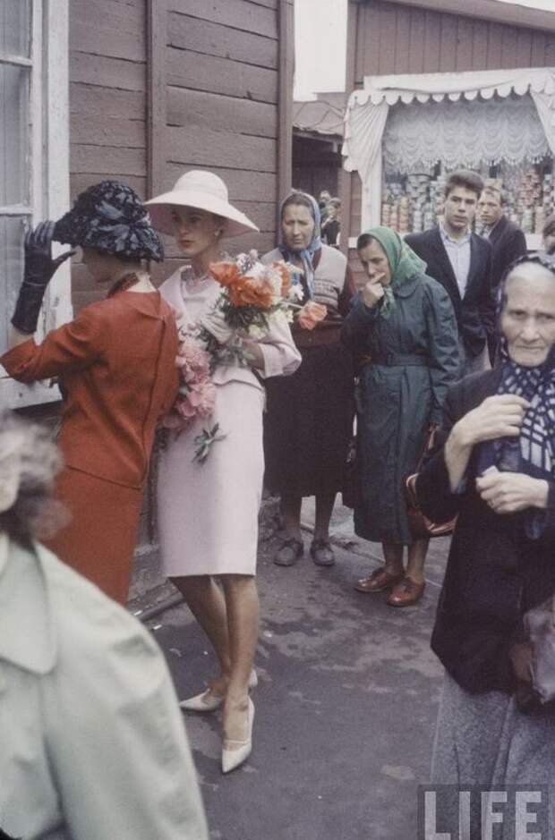 Christian Dior в Москве. 1959 год. (30 фото)