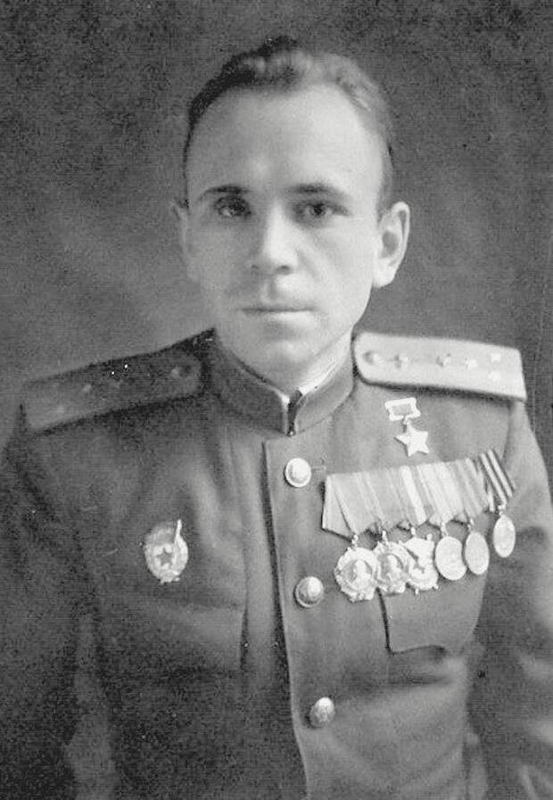 История подвига простого советского лётчика