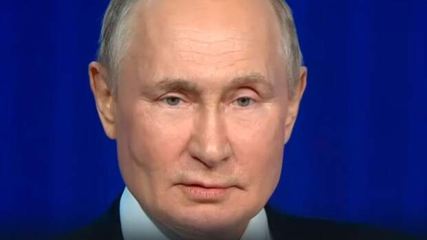 Путин заявил о необходимости корректировки всех компонентов ВС РФ