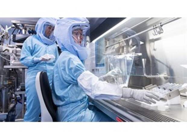 Почему создание штамма «омикрон» приписали британцам