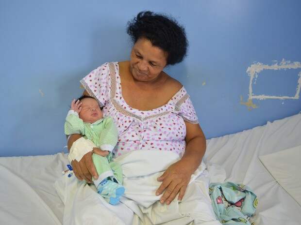 Бразильянка родила 21-го ребенка в возрасте 51 года