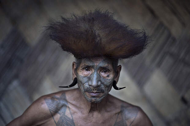Член племени Konyak из северо-восточной Индии