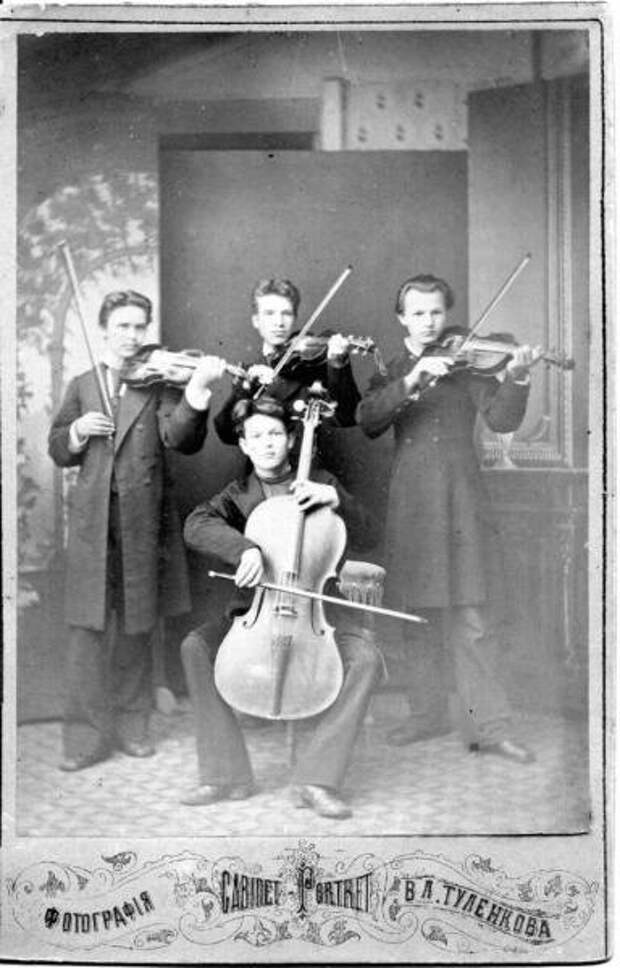 Юные музыканты В. Туленков, 1900-е, Тобольская губ., Тобольский у., г. Тобольск, МАММ/МДФ.