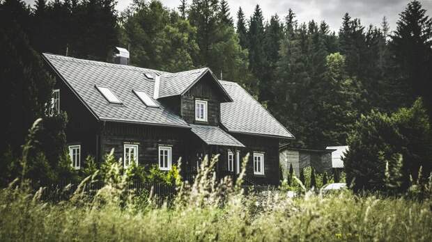 Загородный деревянный дачный дом