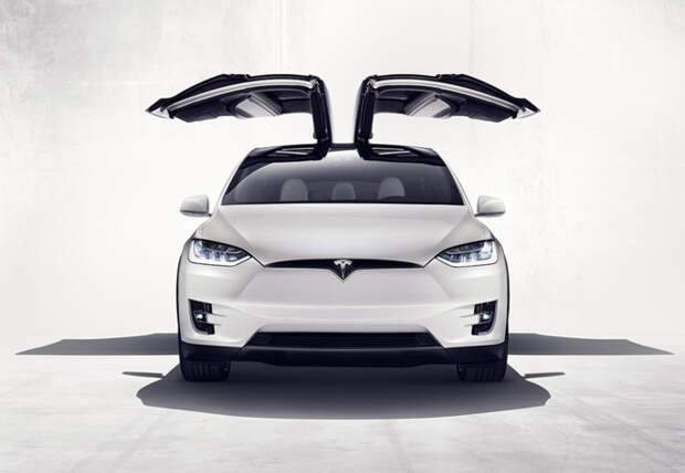 Tesla показала свой новый кроссовер Tesla Model X Tesla показала свой новый кроссовер Tesla Model X