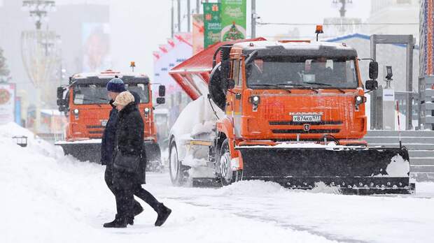 Высоту снега на уровне 80 сантиметров зафиксировали в Москве