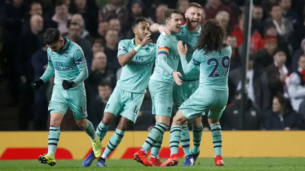 Игроки «Арсенала» перед сезоном устроили вечеринку с веселящим газом