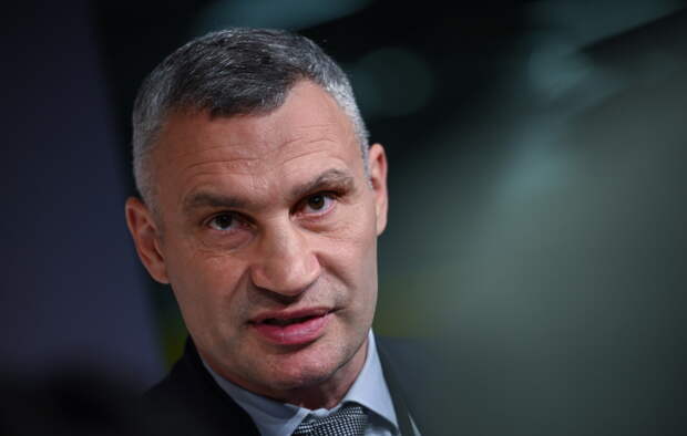 Мэр Киева попросил жителей покинуть столицу