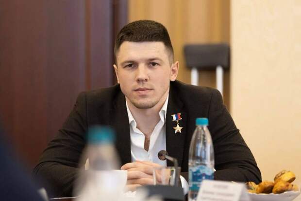 Владимир Манохин: каждый участник программы "Герои Крыма" должен осознанно подойти к выбору сферы работы