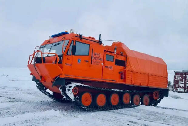 Финальная в этом году партия гусеничных вездеходов ТМ-140 передана для работы МЧС в условиях Арктики