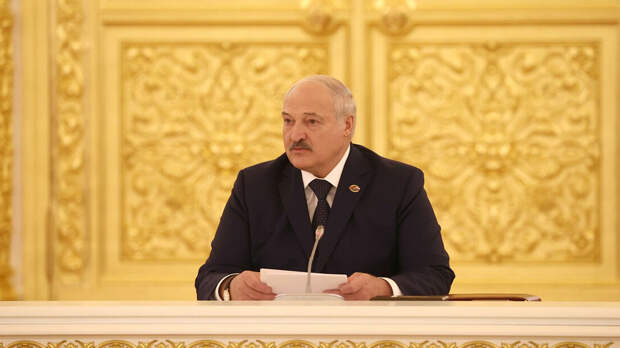 Bild: шпиц Лукашенко стал отвлекающим маневром на параде Победы в Москве