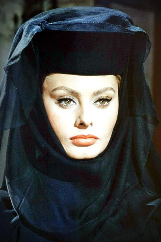 Шикарный образ Софии Лорен в фильме 1961 года «Эль Сид»