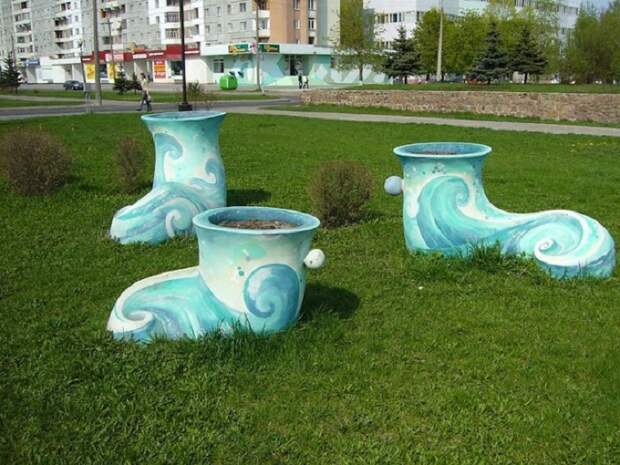Ботинки — клумбы в Гомеле. Белоруссия.