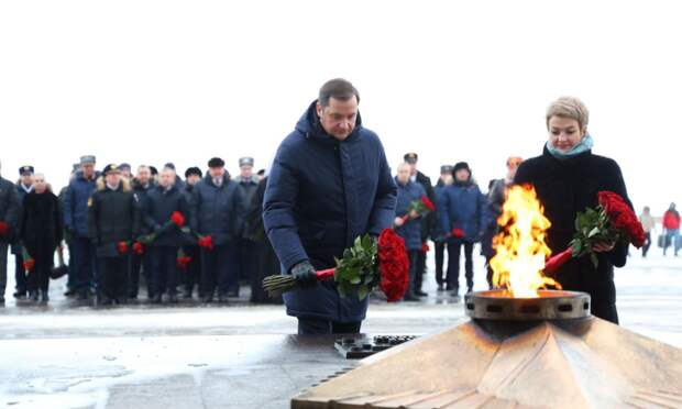 Александр Цыбульский почтил память военных, погибших за Родину
