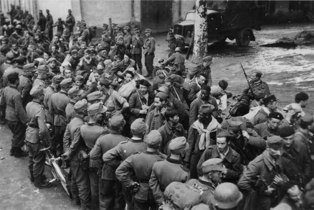 Падение Франции. Позорная капитуляция. (125 фото)
