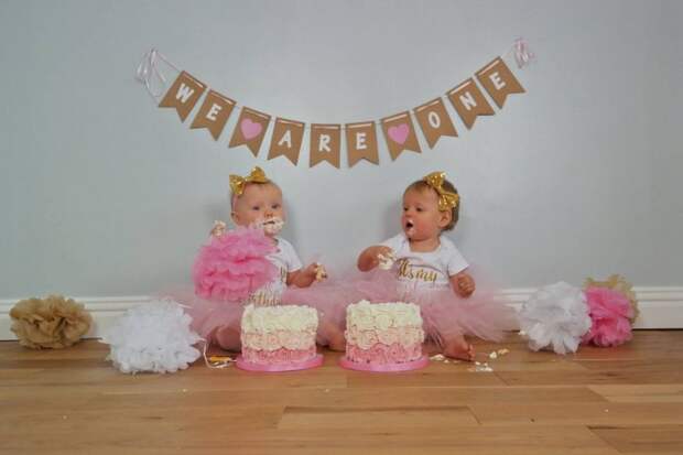 Двойняшки на своей первый день рождения съели собственных клонов