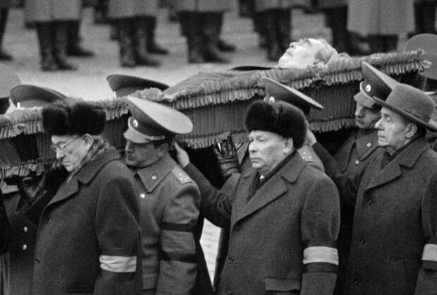 Каким был руководитель КГБ и СССР и чем запомнились андроповские времена