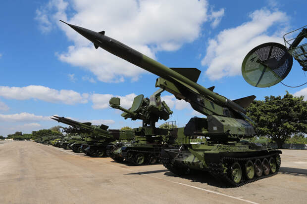 Гибриды старой советской бронетехники С-75 на гусеничном ходу. бронетехника, Куба