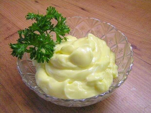 Чем заменить майонез: рецепт вкусного салатного соуса