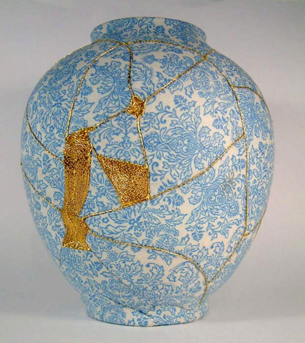 broken-vase-restoration-gold-thread-charlotte-bailey-1b