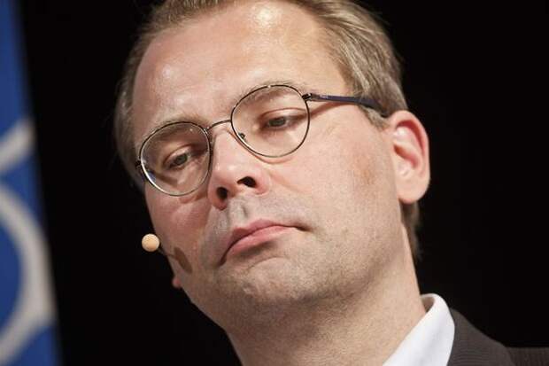 Puolustusministeri Jussi Niinistö (ps) "Mikä Suomea uhkaa? Kuinka me vastaamme siihen?" -keskustelussa SuomiAreena 2015 -tapahtumassa Porissa 17. heinäkuuta.