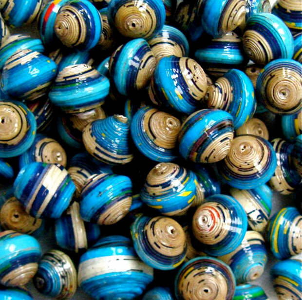 Recycled Magazine beads (640x636, 565Kb)