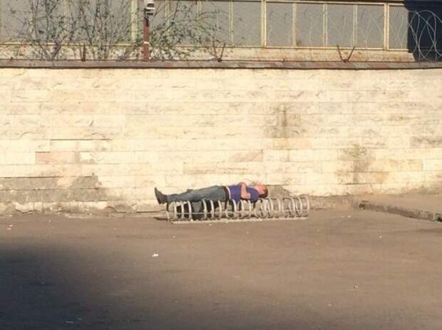 Пятой точкой во дворе, а мечтами в Сочи