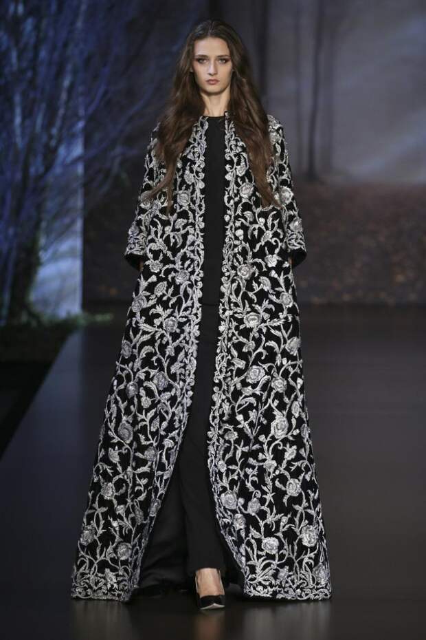 Русская сказка от Ralph & Russo осень-зима 2015 - 2016: великолепные и царственные наряды Русская сказка от Ralph & Russo осень-зима 2015 - 2016: великолепные и царственные наряды