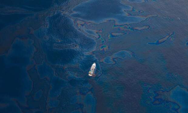 Последствия разлива нефти в результате инцидента на BP Deepwater Horizon. Фото kris krüg (CC BY-SA 2.0)