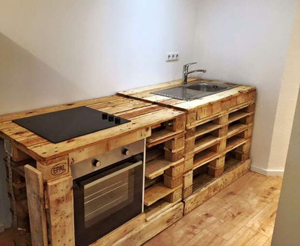 Кухонная мебель, изготовленная из поддонов