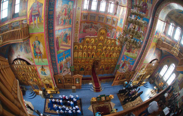 Священник раскрыл, как правильно утилизировать испорченные иконы