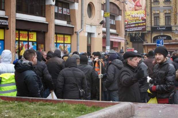 Киевляне за чистый город и против фашистов