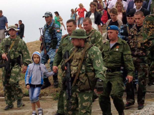 День освобождения Донбасса. То солнце, то дождь над священной высотой