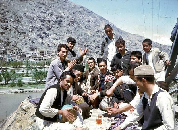 Пикник с чаем и музыкой афганистан, жизнь, кабул, мир, прошлое, фотография, фотомир