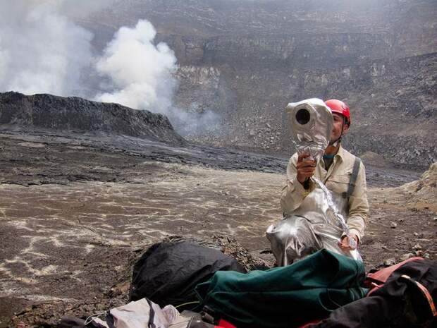 Кратер вулкана Nyiragongo (28 фото)