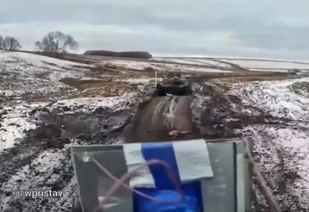 Опубликованы кадры поражения танков «Челленджер» в зоне СВО дронами на