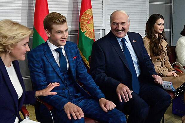 Николай и Александр Лукашенко. Фото: пресс-служба президента Республики Беларусь