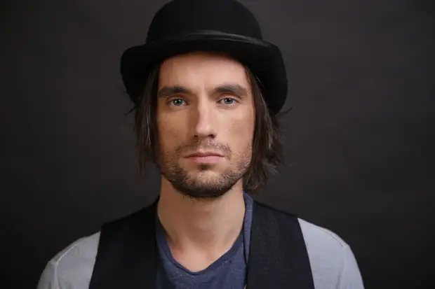 В Твери даст необычный концерт лирик и балагур Василий Уриевский