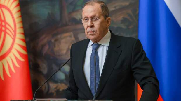 Сергей Лавров прилетел на переговоры в ОАЭ